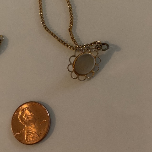 Victorian style gold tone and blue stone necklace - Picture 3 of 5